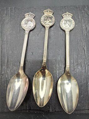 Vintage Wm A Rogers 1939 Canada Commemorative Silver-Plated Teaspoons HS258